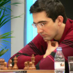 Vladimir Kramnik ante el tablero.